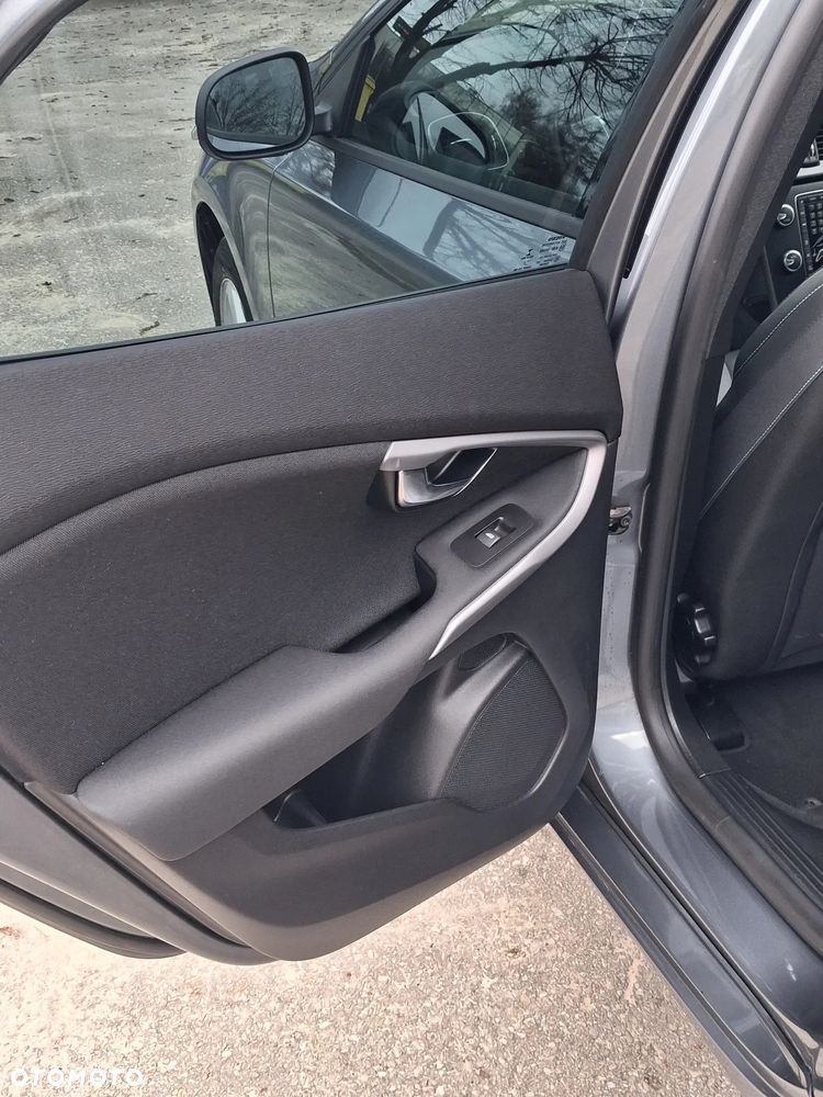 Volvo V40 D3 Drive-E Momentum - 6