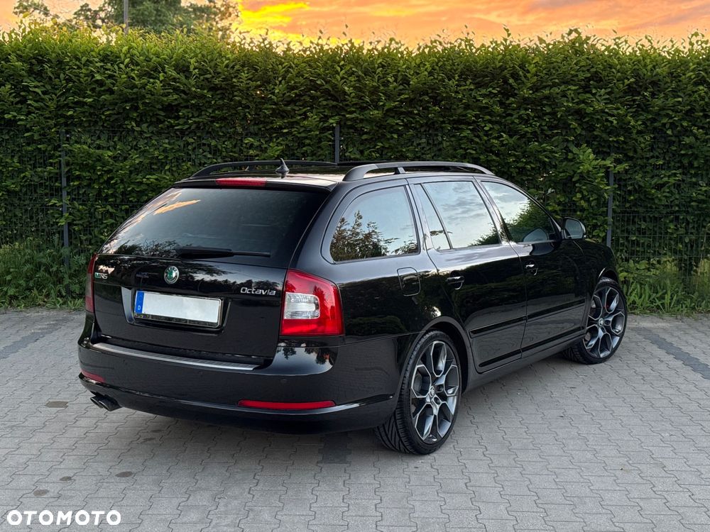 Skoda Octavia 2.0 TDI CR DPF DSG RS - 18