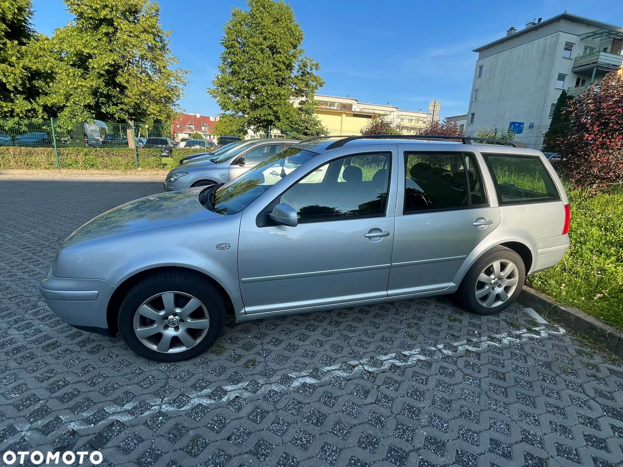Volkswagen Golf - 1
