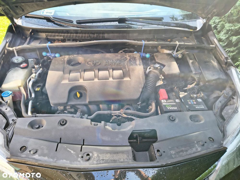 Toyota Avensis 1.8 Premium - 25