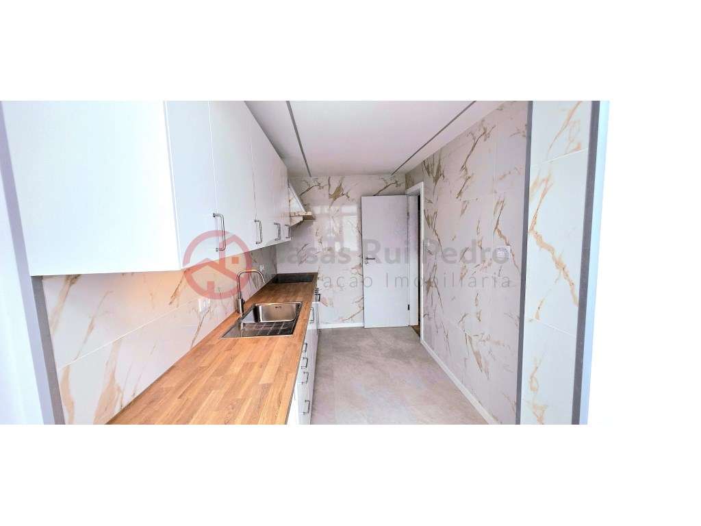 Apartamento T2 remodelado em Foros de Amora - Grande imagem: 3/32