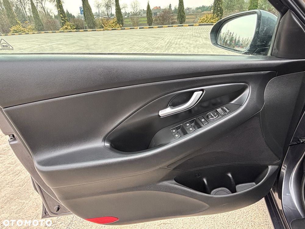 Hyundai i30 blue Kombi 1.4 Classic Navigation - 20