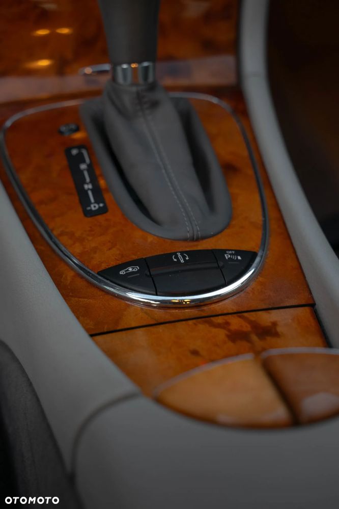 Mercedes-Benz Klasa E 500 4-Matic Elegance - 17