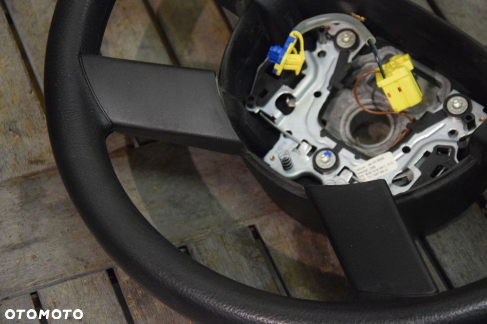 VW Polo IV 9N Kierownica 4-ramienna b.ładna - 10