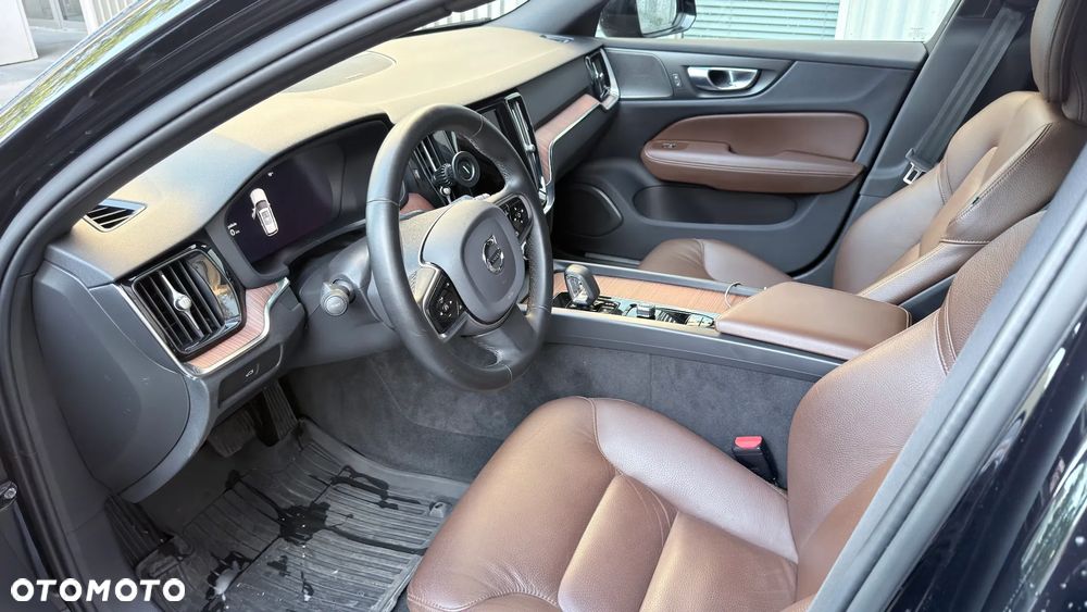 Volvo XC 60 B5 B AWD Plus Bright - 14