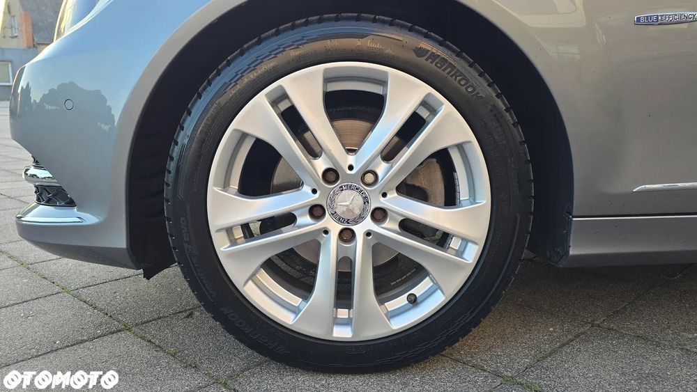 Mercedes-Benz Klasa C 180 BlueEFFICIENCY Avantgarde - 32