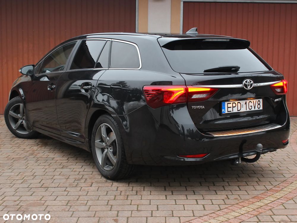 Toyota Avensis 1.8 Premium EU5 - 5