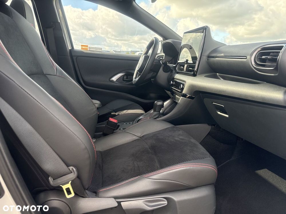 Toyota Yaris Hybrid 1.5 GR Sport - 10