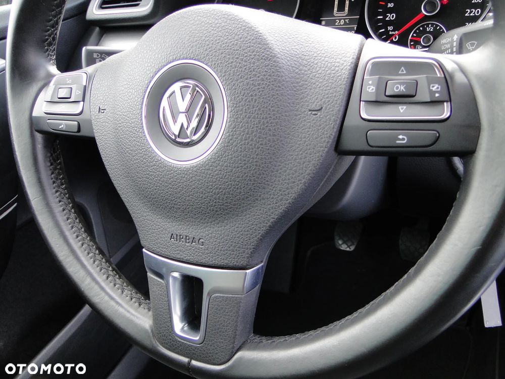 Volkswagen Passat 2.0 TDI BlueMotion Technology Highline - 31