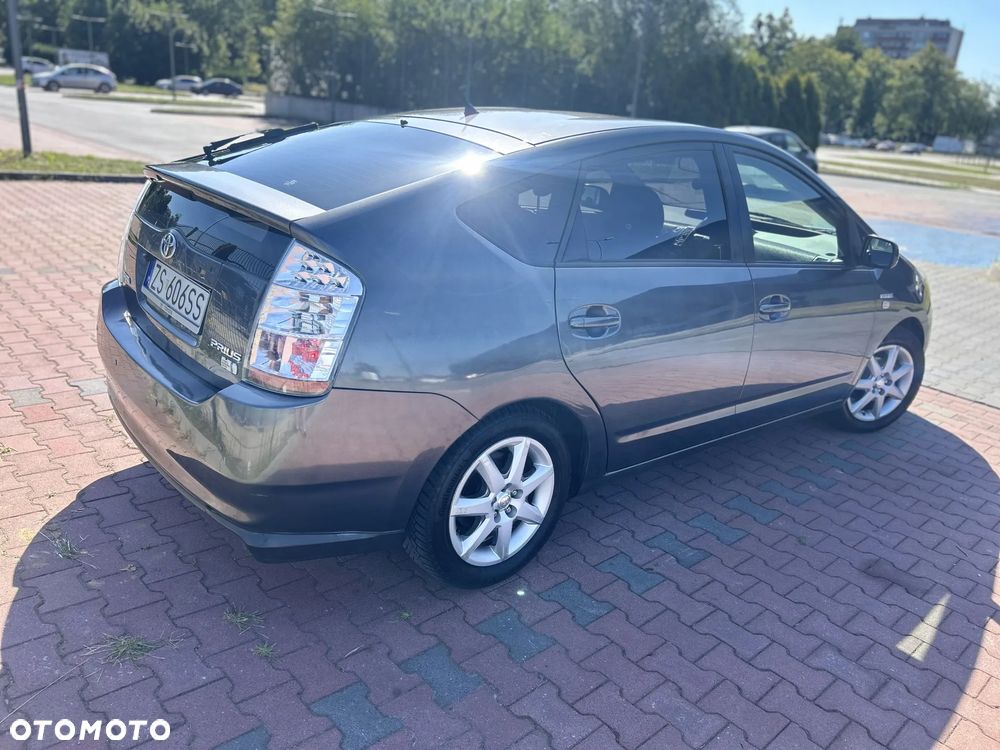 Toyota Prius 1.5 VVT-i Sol - 5