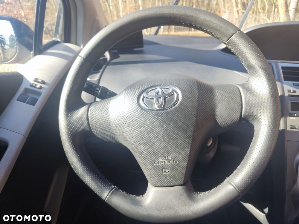 Toyota Yaris 1.33 2010 - 11