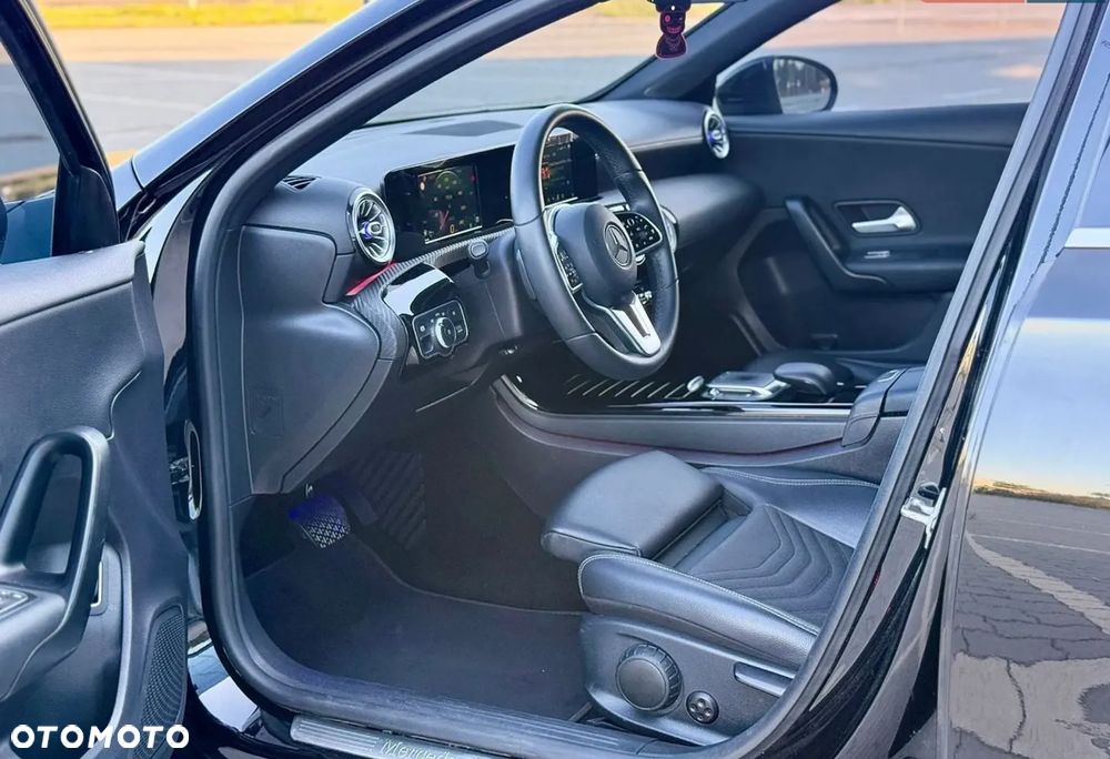 Mercedes-Benz Klasa A 220 4-Matic AMG Line - 13