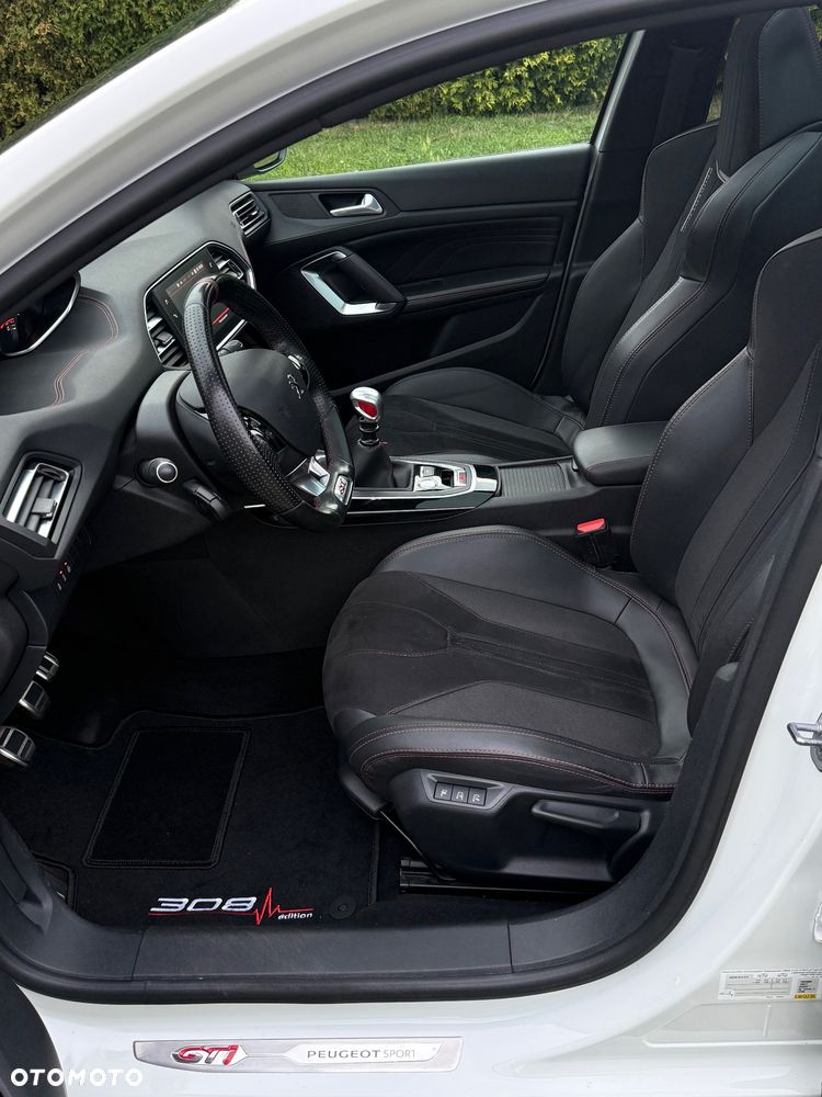Peugeot 308 1.6 e-THP GTi by Sport S&S - 13