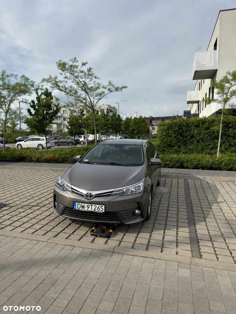 Toyota Corolla 1.6 Comfort - 1