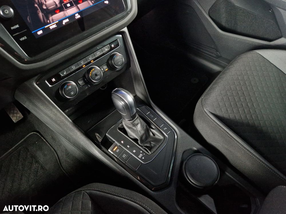 Volkswagen Tiguan - 24