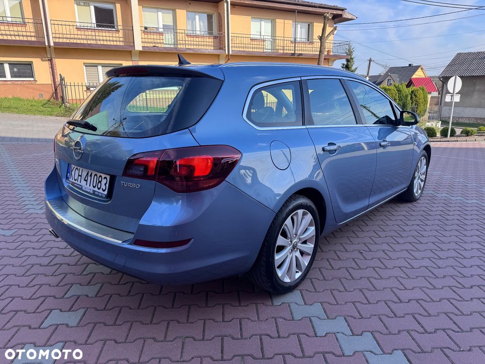 Opel Astra 1.4 Turbo Cosmo - 11