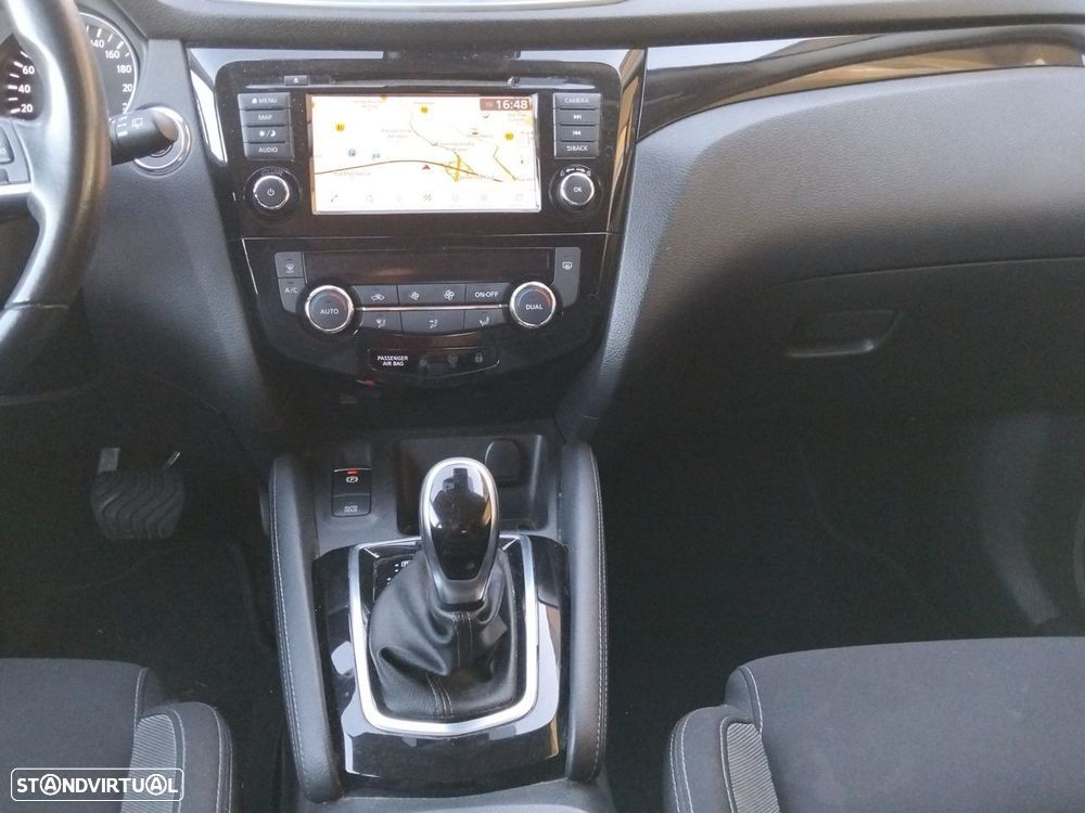 Nissan Qashqai 1.5 dCi N-Connecta J17 DCT - 10
