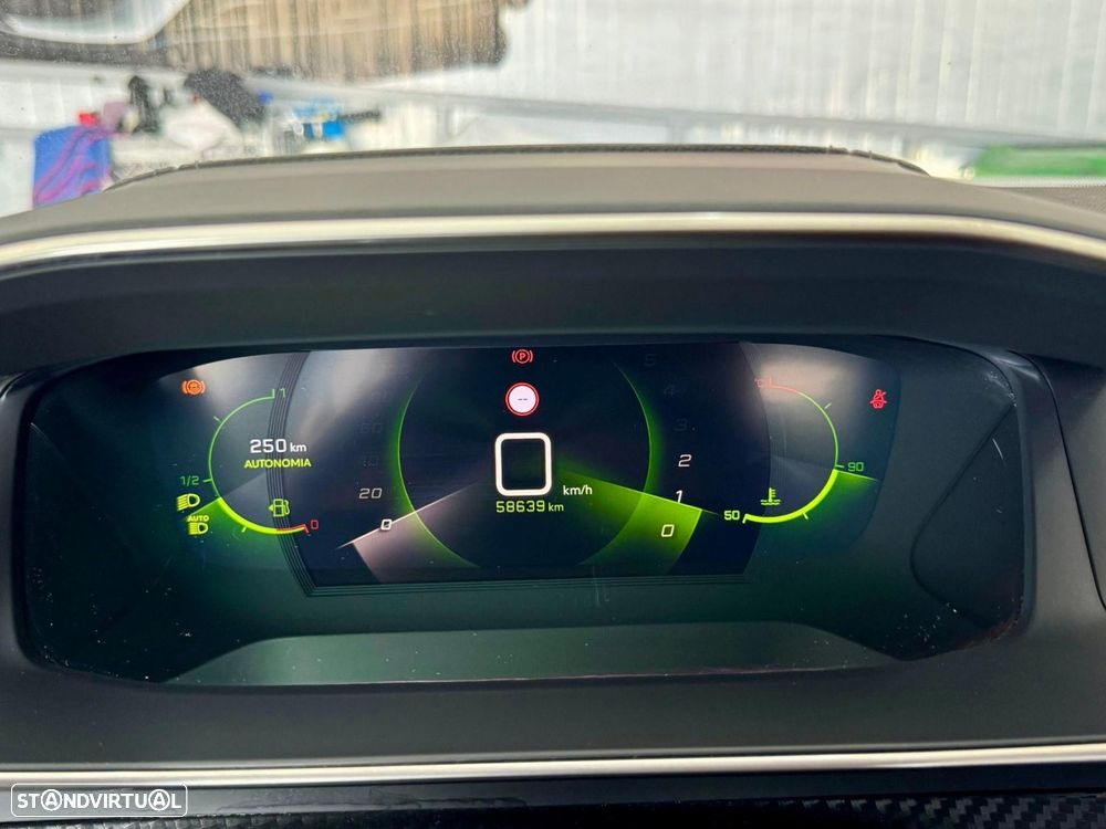 Peugeot 2008 1.2 PureTech GT - 19