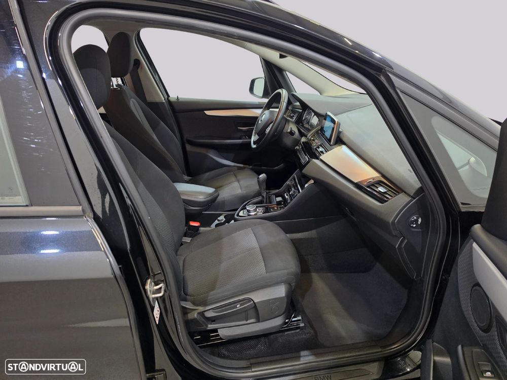 BMW 216 Gran Tourer d - 9
