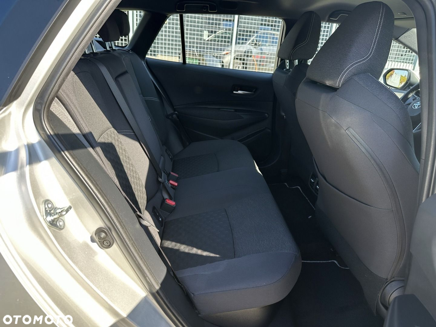Toyota Corolla 1.8 Hybrid Comfort - 7