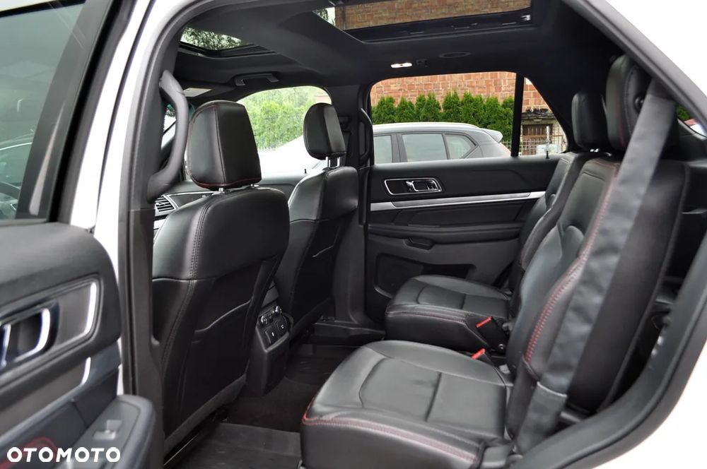 Ford Explorer - 28