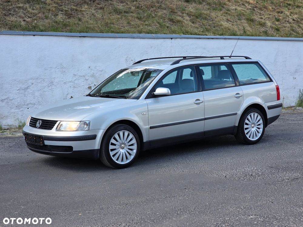 Volkswagen Passat 1.6 Comfortline - 2
