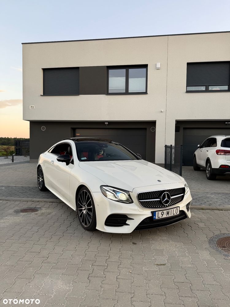 Mercedes-Benz Klasa E 200 4Matic 9G-TRONIC AMG Line - 1