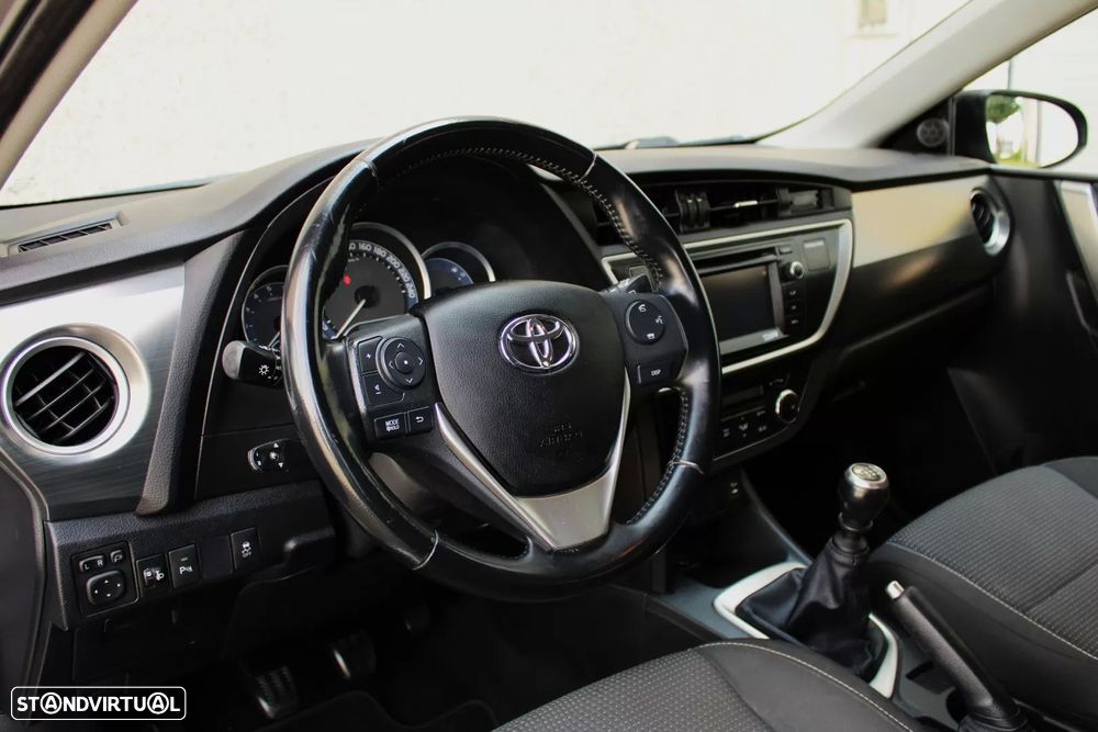 Toyota Auris 1.4 D-4D Exclusive+Navi - 13