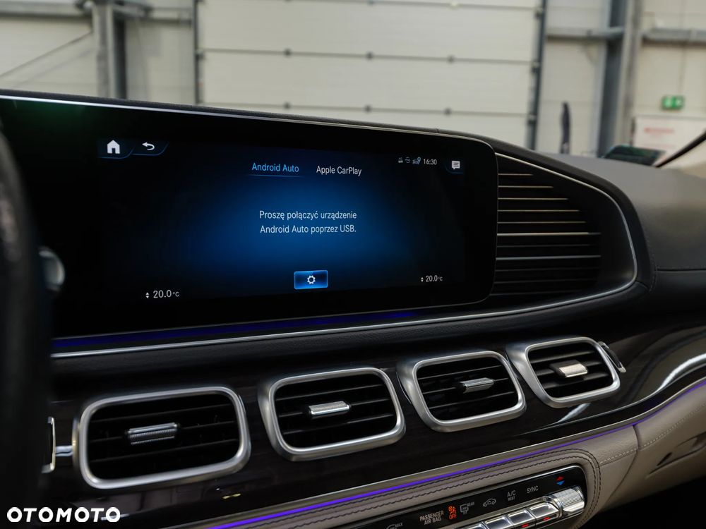 Mercedes-Benz GLS - 33