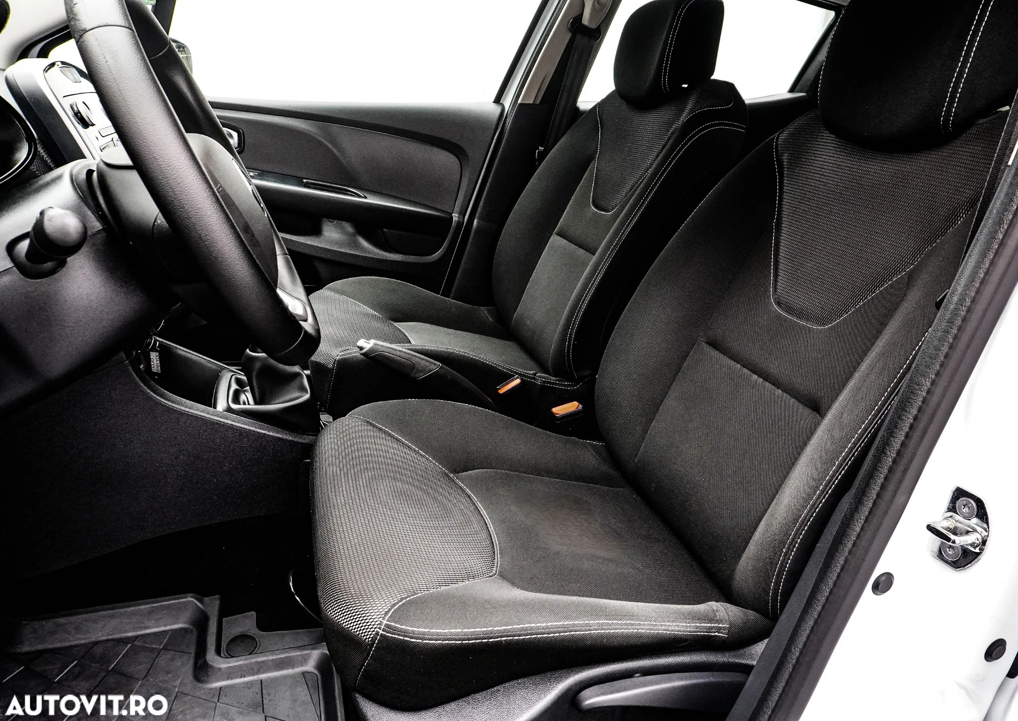 Renault Clio IV 0.9 Energy TCe Intens - 13