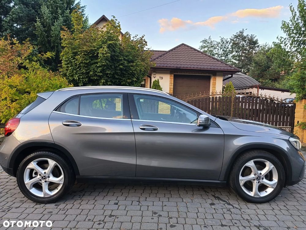Mercedes-Benz GLA 200 Urban - 34
