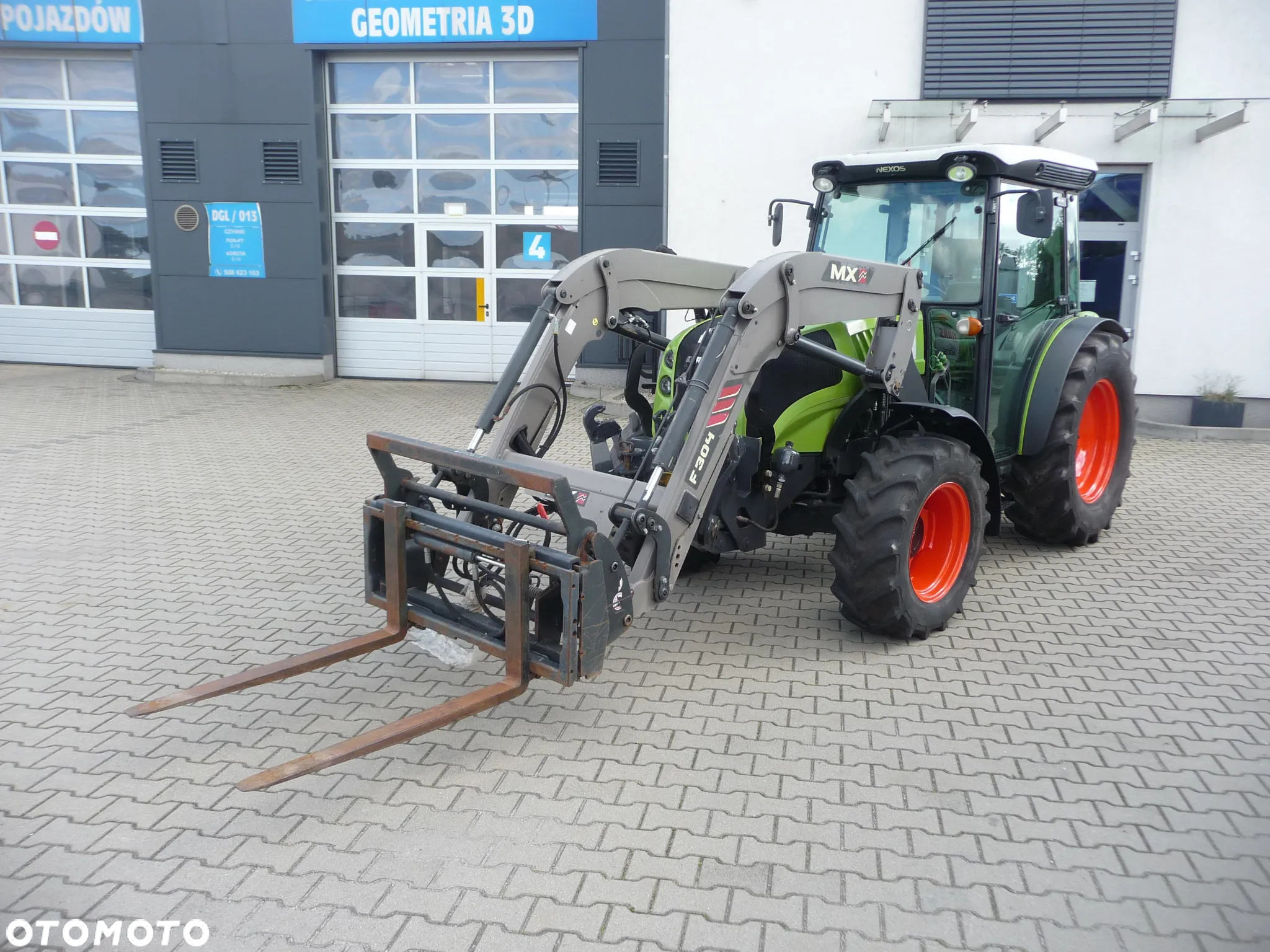 Claas Nexos 240F - 2