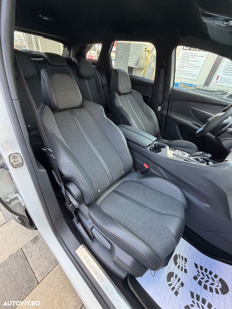 Peugeot 3008 PHEV EAT8 4X4 GT Pack - 34