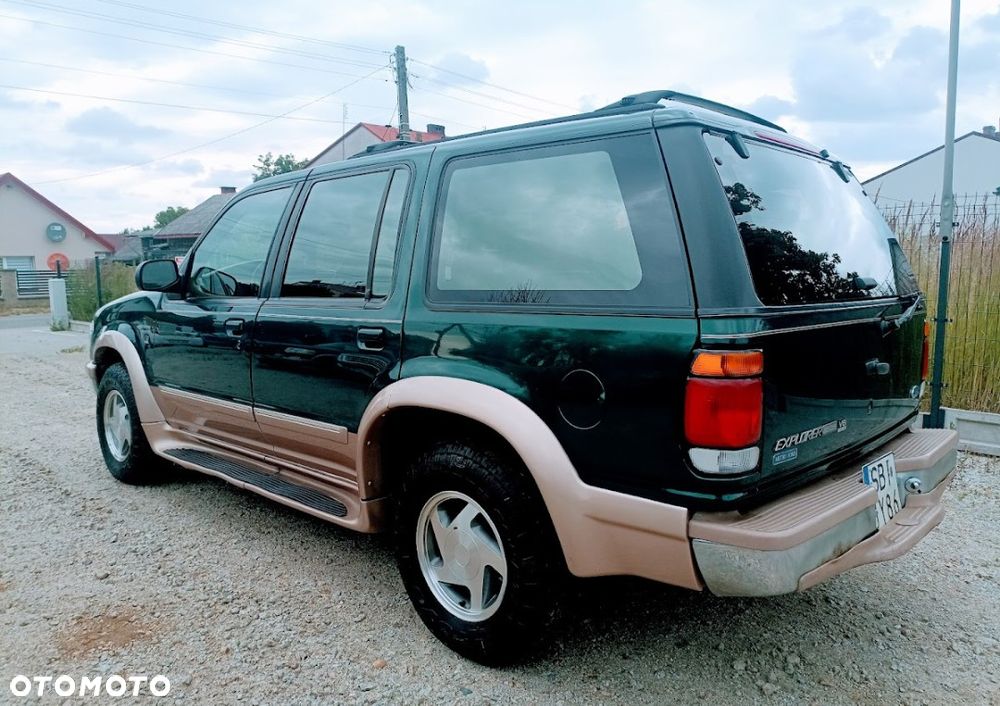 Ford Explorer - 16
