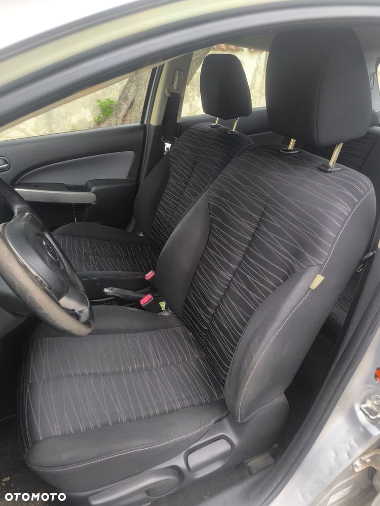Mazda 2 - 5