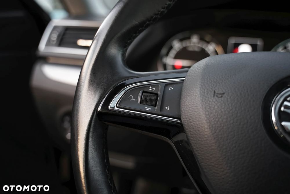 Skoda Superb 2.0 TDI Style - 28