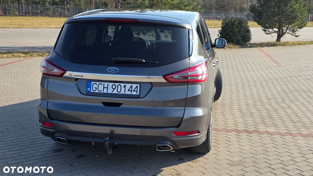 Ford S-Max - 14