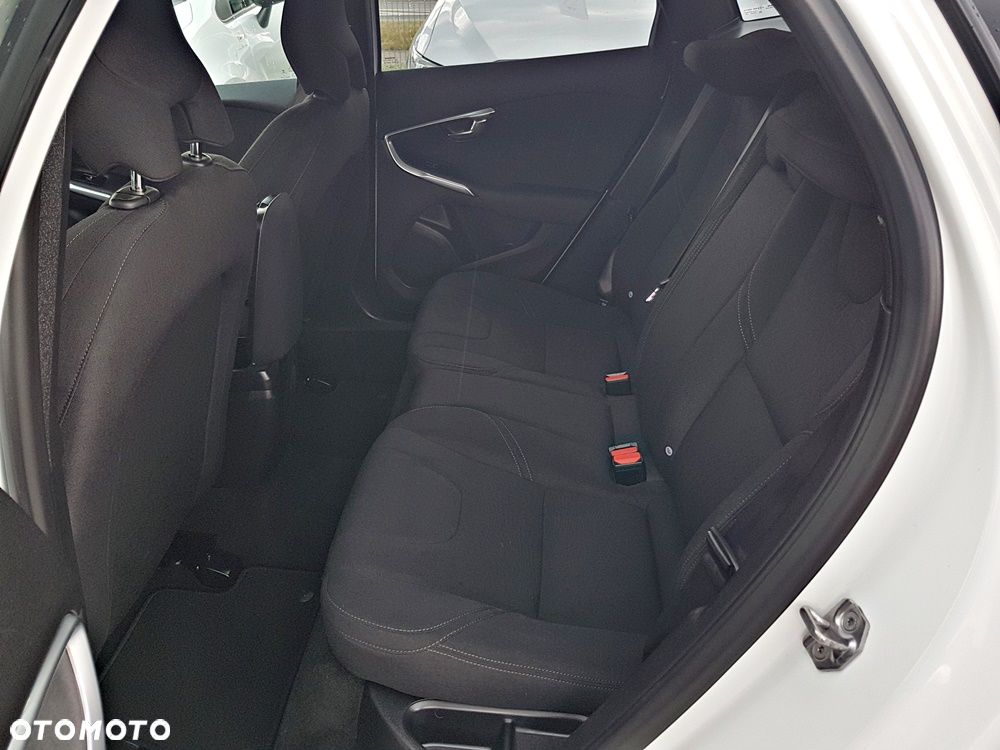 Volvo V40 T2 Drive-E Momentum - 22