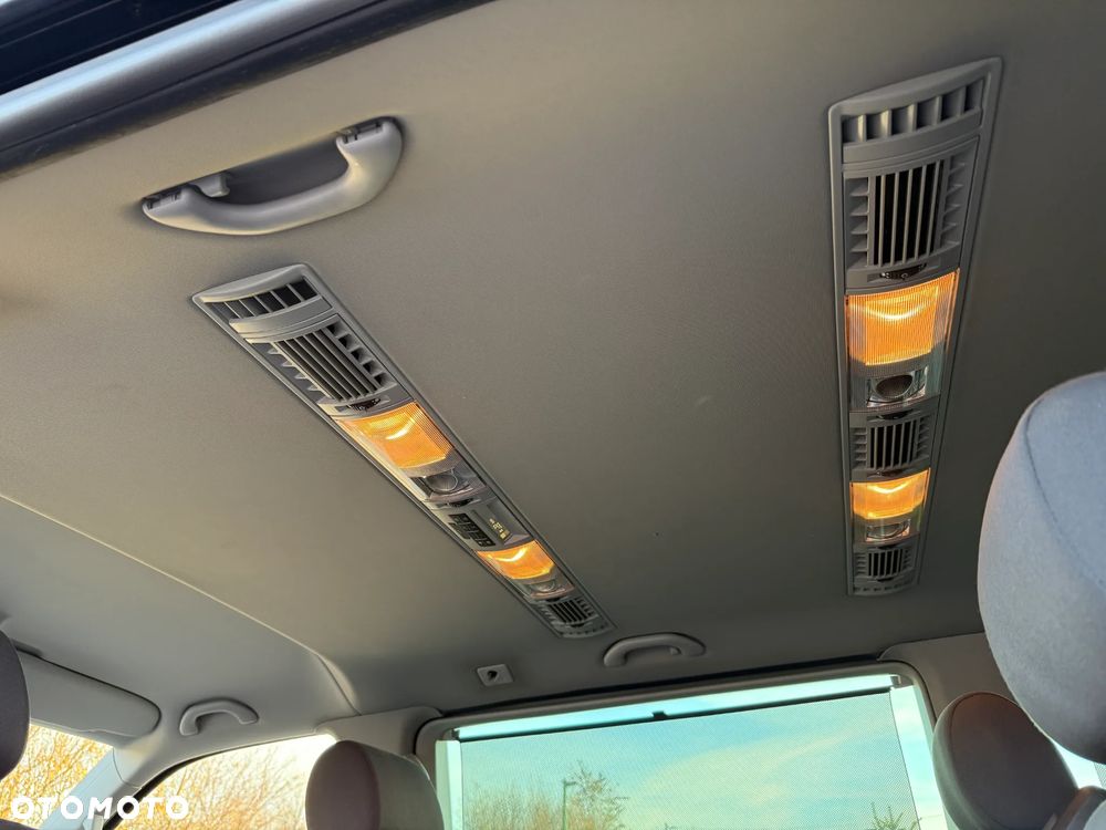 Volkswagen Multivan - 17