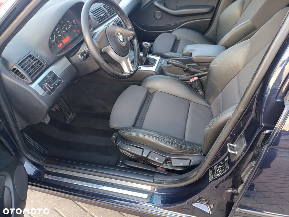 BMW Seria 3 320i Edition Exclusive - 22