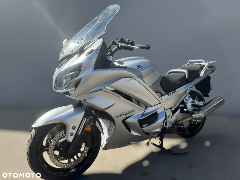 Yamaha FJR - 6