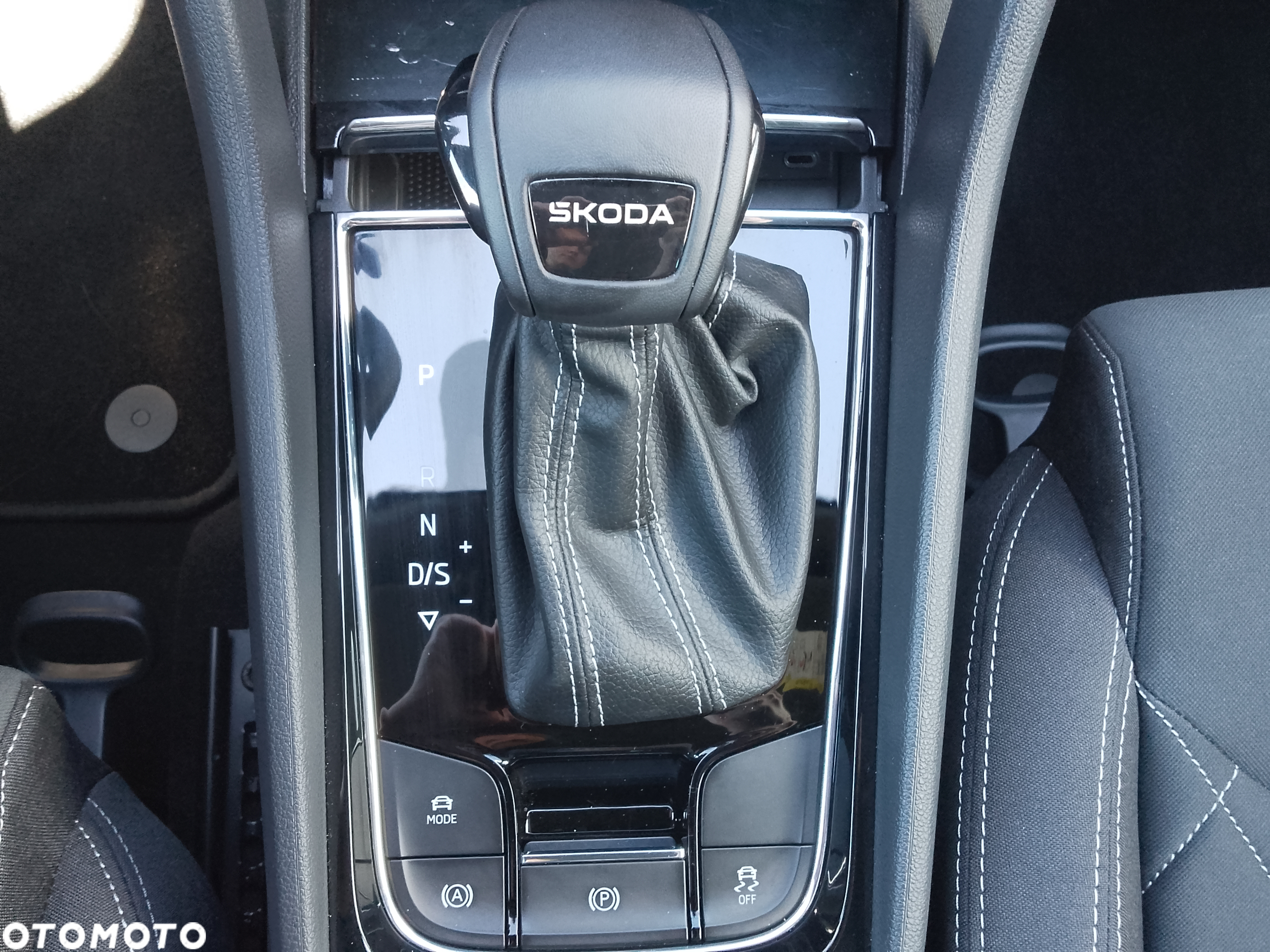 Skoda Karoq 1.5 TSI ACT Sportline DSG - 24