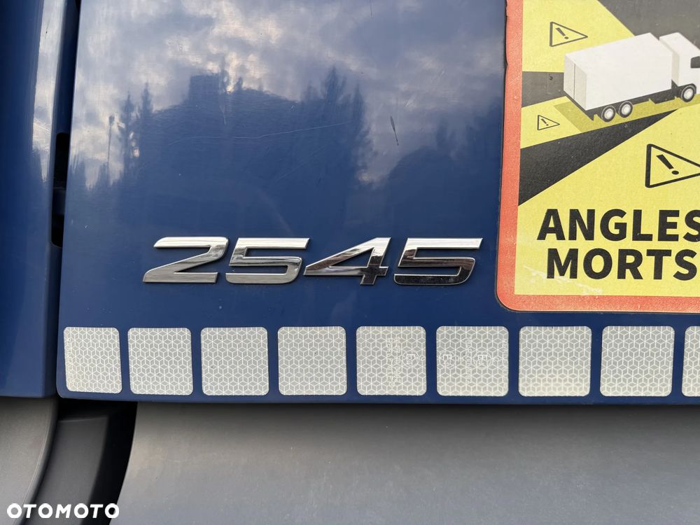 Mercedes-Benz ACTROS - 26