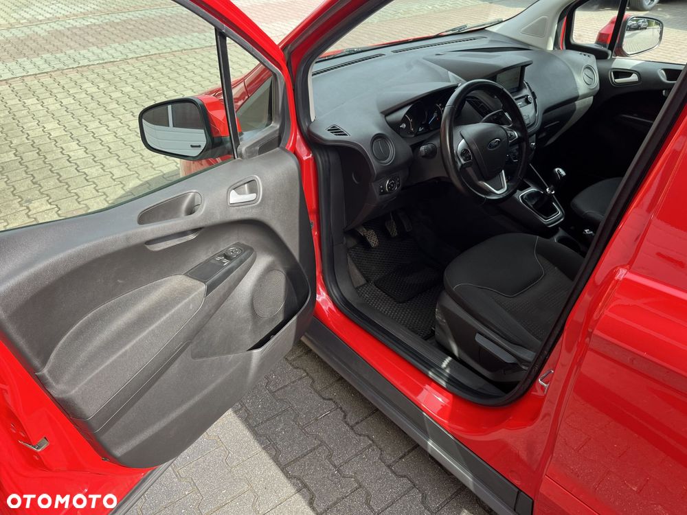 Ford Transit Courier - 10