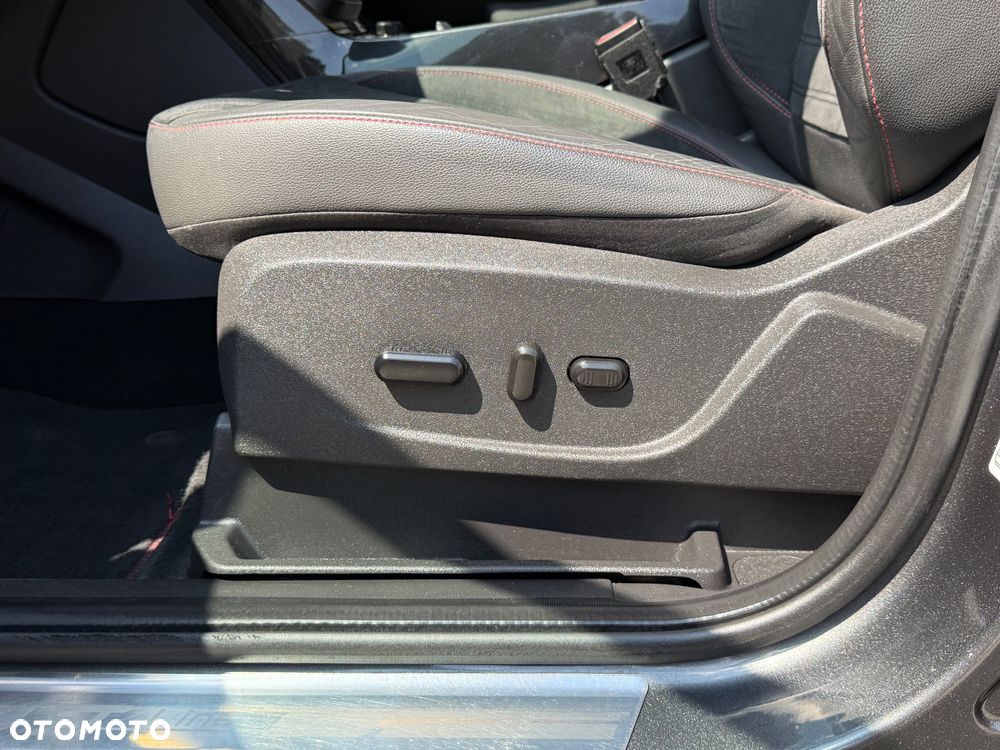 Ford Kuga 2.0 TDCi AWD ST-Line Black - 23
