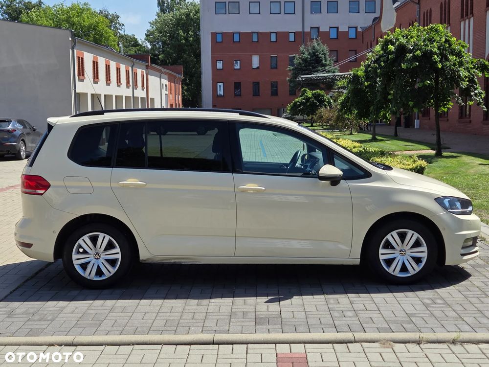 Volkswagen Touran 2.0 TDI SCR DSG Trendline - 6
