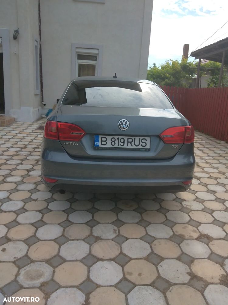 Volkswagen Jetta - 10