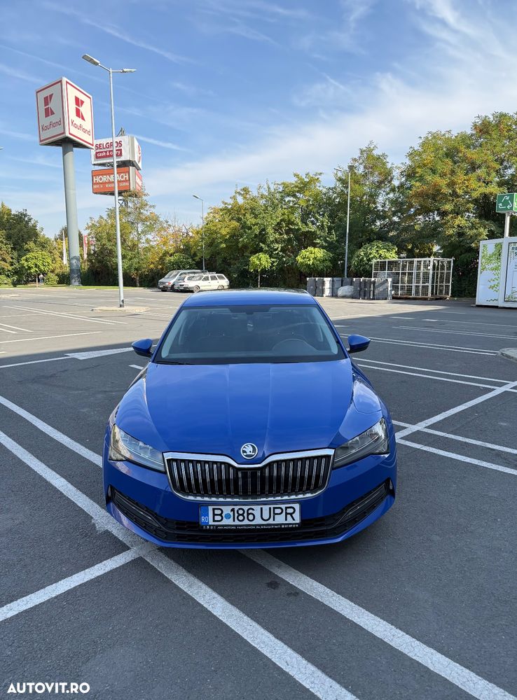 Skoda Superb 2022 photo 2