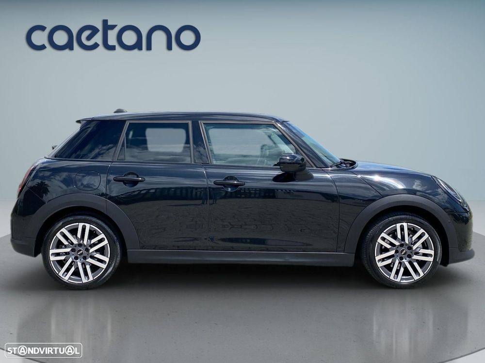 MINI 5 Portas Cooper Classic Auto - 21