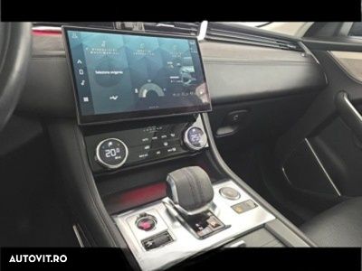Jaguar F-Pace D200 AWD R-Dynamic SE - 22